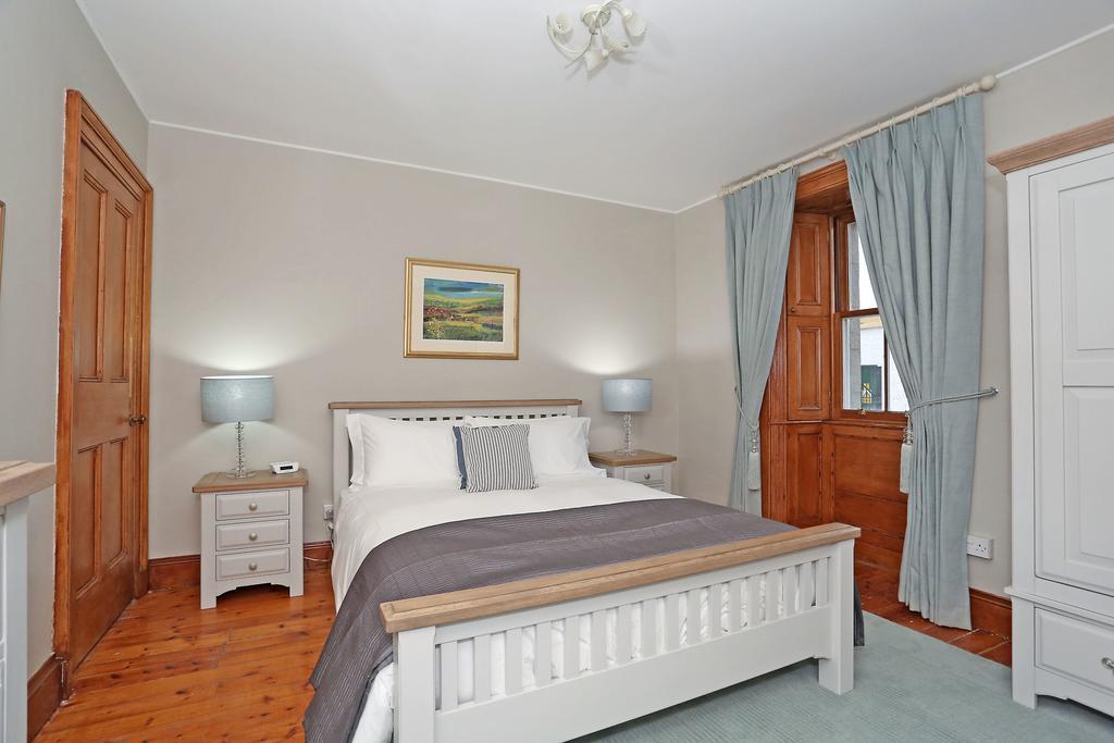 Aberdeen Lighthouse Cottages - Coastal, Dolphins Rum bild